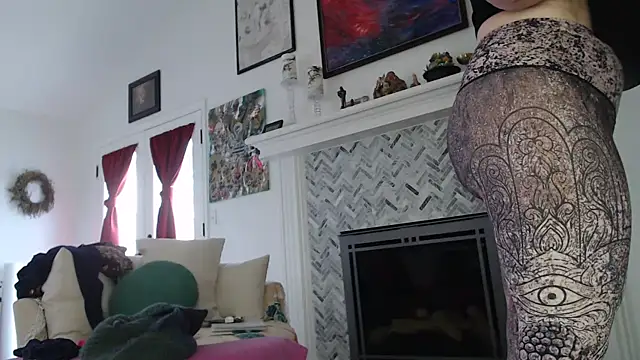 Snapshot of AuroraWillows chatting on 03.02.25 AuroraWillows online show from 03.02.25