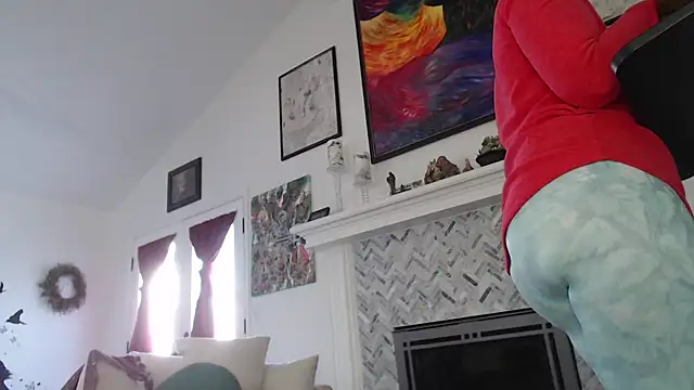 Snapshot of AuroraWillows chatting on 03.10.25 AuroraWillows online show from 03.10.25