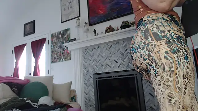 Snapshot of AuroraWillows chatting on 03.18.25 AuroraWillows online show from 03.18.25