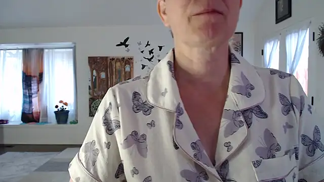 Snapshot of AuroraWillows chatting on 11.29.25 AuroraWillows online show from 11.29.25