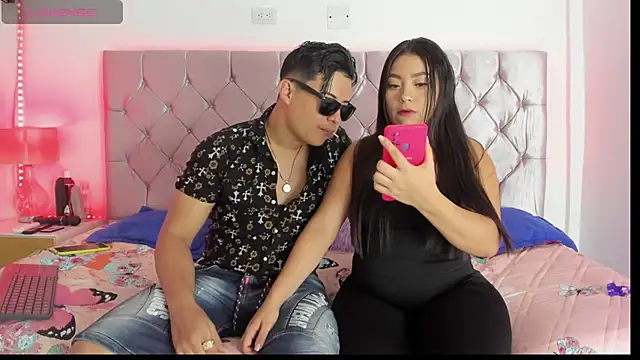 Snapshot of Harry_And_Girls chatting on 03.08.25 Harry And Girls online show from 03.08.25