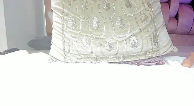 whiite snow online show from 12.21.24