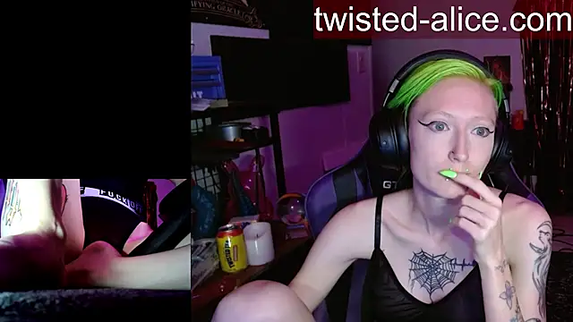 alicewonder09 online show from 04.25.26