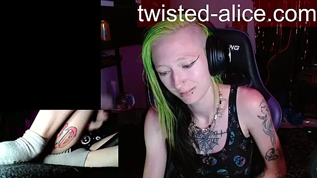 Snapshot of alicewonder09 chatting on 07.19.26 alicewonder09 online show from 07.19.26