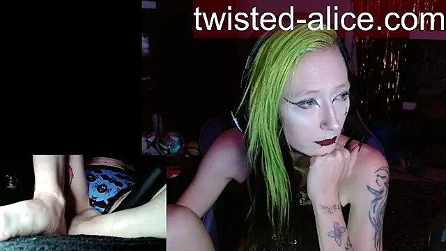 Snapshot of alicewonder09 chatting on 07.29.26 alicewonder09 online show from 07.29.26