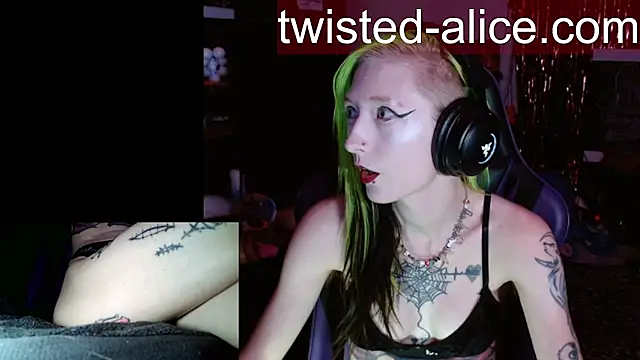 Snapshot of alicewonder09 chatting on 08.07.26 alicewonder09 online show from 08.07.26