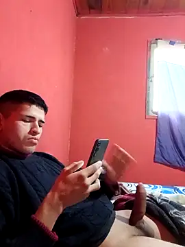 Snapshot of ynose2 chatting on 10.27.25 ynose2 online show from 10.27.25