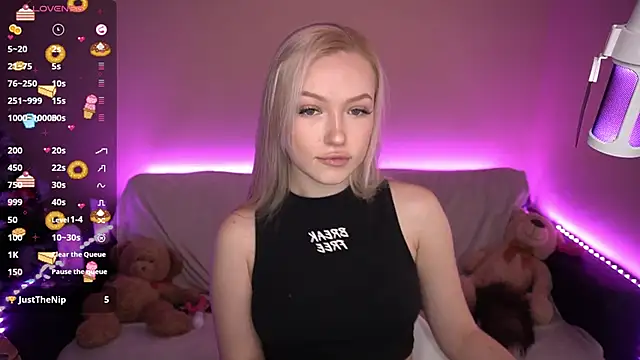 Snapshot of AmandaFiree chatting on 01.07.25 AmandaFiree online show from 01.07.25