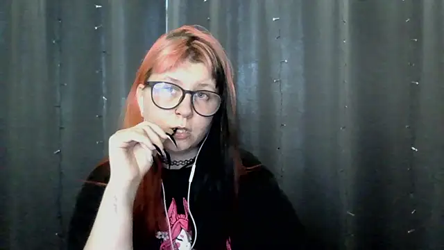 Snapshot of t0riayun0 chatting on 02.13.26 t0riayun0 online show from 02.13.26