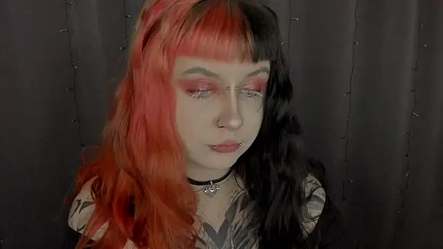 Snapshot of t0riayun0 chatting on 02.20.26 t0riayun0 online show from 02.20.26