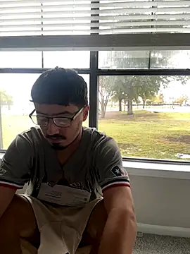 Snapshot of Bbyboyivan chatting on 11.30.25 Bbyboyivan online show from 11.30.25