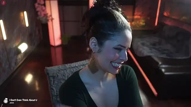 Snapshot of alessa_goreng chatting on 10.26.25 alessa goreng online show from 10.26.25