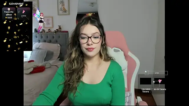 Snapshot of samysweet_8 chatting on 09.11.25 samysweet 8 online show from 09.11.25