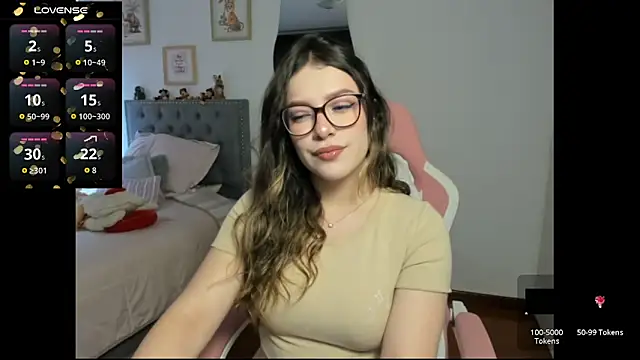 Snapshot of samysweet_8 chatting on 09.13.25 samysweet 8 online show from 09.13.25