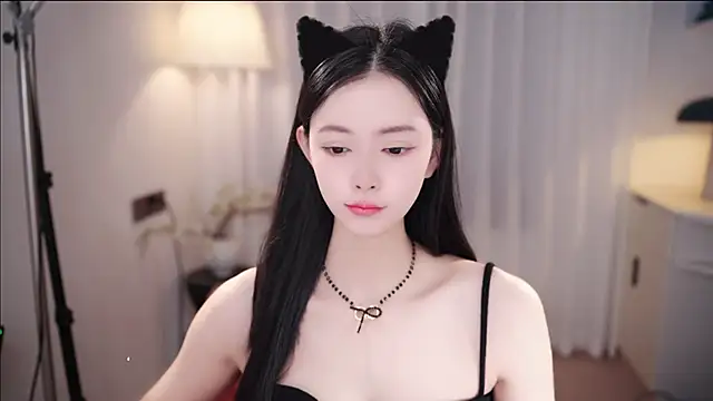 Ocean--Lili online show from 11.24.25