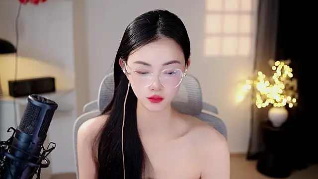 Snapshot of Ocean--Lili chatting on 07.13.26 Ocean--Lili online show from 07.13.26