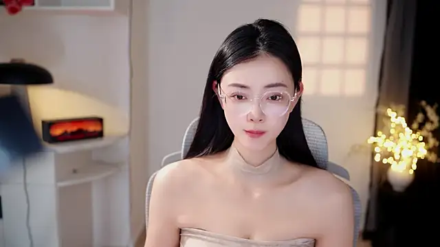 Snapshot of Ocean--Lili chatting on 07.26.26 Ocean--Lili online show from 07.26.26
