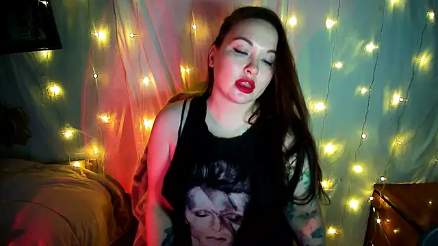 Snapshot of Victoria_Marks chatting on 03.21.25 Victoria Marks online show from 03.21.25