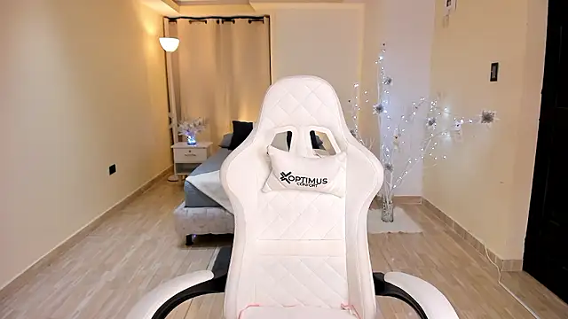 carleee winter online show from 12.06.24