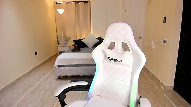 carleee winter online show from 12.14.24