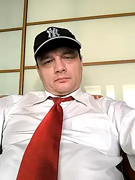 Snapshot of ExclusivePrivate chatting on 02.14.25 ExclusivePrivate online show from 02.14.25