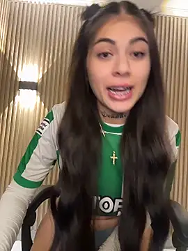 Snapshot of Sarasanders_4 chatting on 10.27.25 Sarasanders 4 online show from 10.27.25