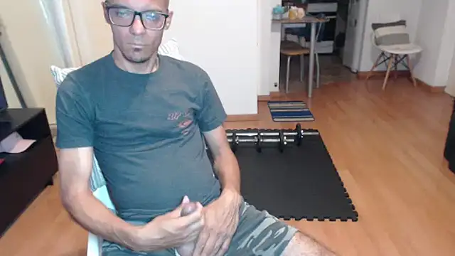 Snapshot of guachin_hunk chatting on 10.16.25 guachin hunk online show from 10.16.25