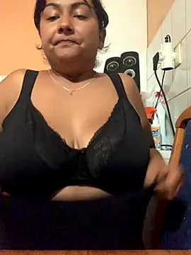 Snapshot of Madsion23 chatting on 09.10.25 Madsion23 online show from 09.10.25