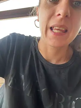 Snapshot of LadyChantale chatting on 01.21.25 LadyChantale online show from 01.21.25