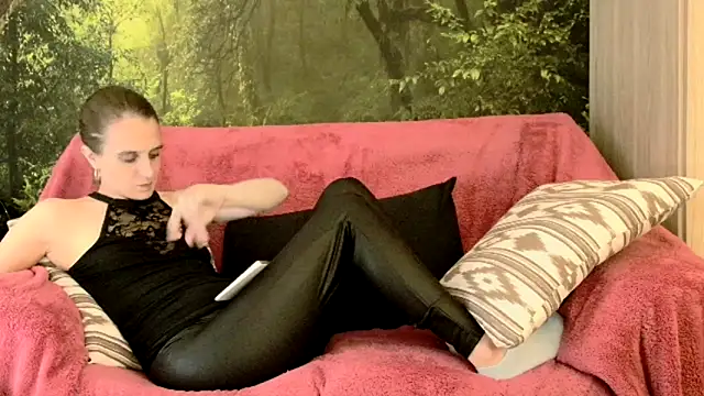 Snapshot of LadyChantale chatting on 02.17.25 LadyChantale online show from 02.17.25