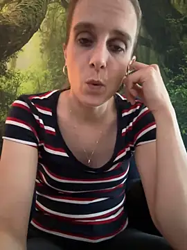 Snapshot of LadyChantale chatting on 03.11.25 LadyChantale online show from 03.11.25