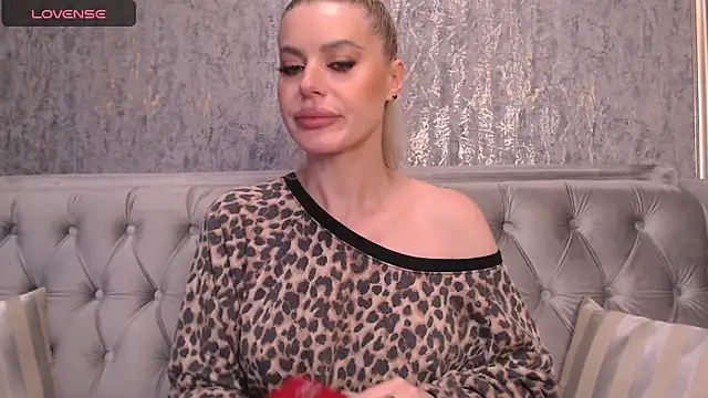 BlondieStar online show from 11.04.25