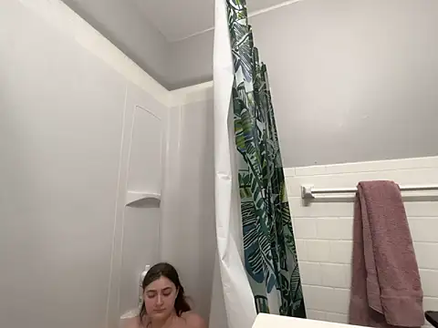 Snowbunnycake 131 online show from 11.21.25