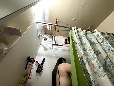 Snowbunnycake 131 online show from 11.29.25