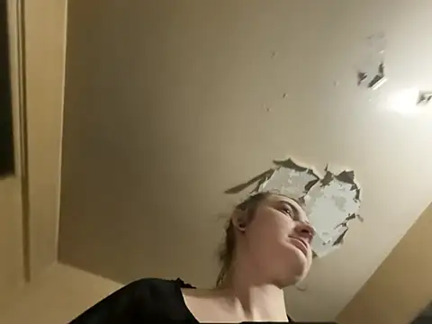 Snowbunnycake 131 online show from 05.22.26