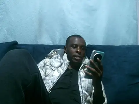 Snapshot of reezly chatting on 11.08.25 reezly online show from 11.08.25