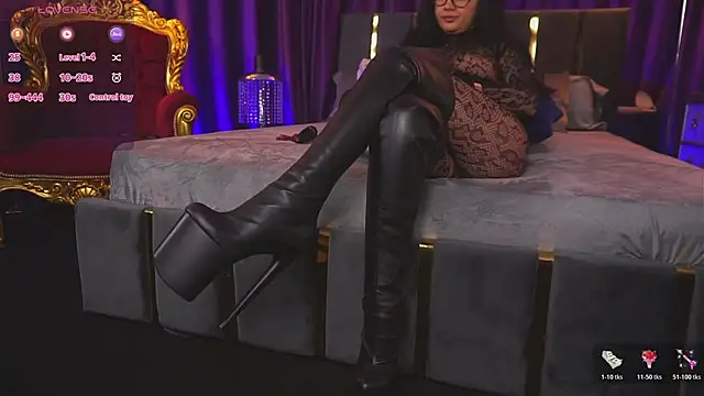 Snapshot of EmpressDesires chatting on 02.21.26 EmpressDesires online show from 02.21.26