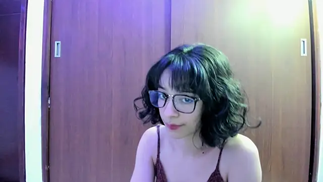 Snapshot of _Lunnaa_ chatting on 12.08.24  Lunnaa  online show from 12.08.24