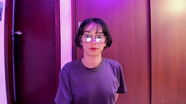 Snapshot of _Lunnaa_ chatting on 02.23.25  Lunnaa  online show from 02.23.25