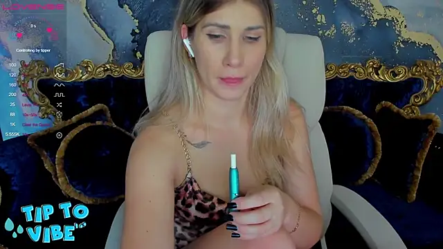 Snapshot of CassandraGood chatting on 12.14.24 CassandraGood online show from 12.14.24