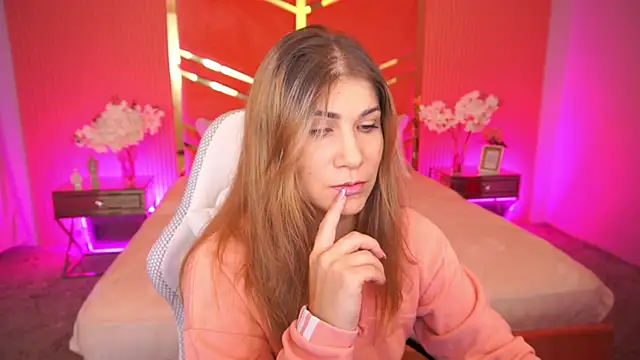 Snapshot of CassandraGood chatting on 09.22.25 CassandraGood online show from 09.22.25