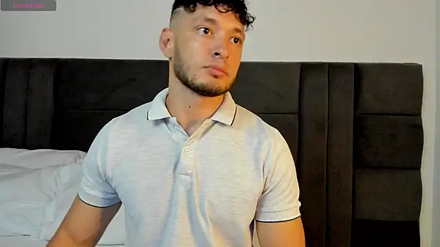 Snapshot of alejandro__2 chatting on 06.17.26 alejandro 2 online show from 06.17.26