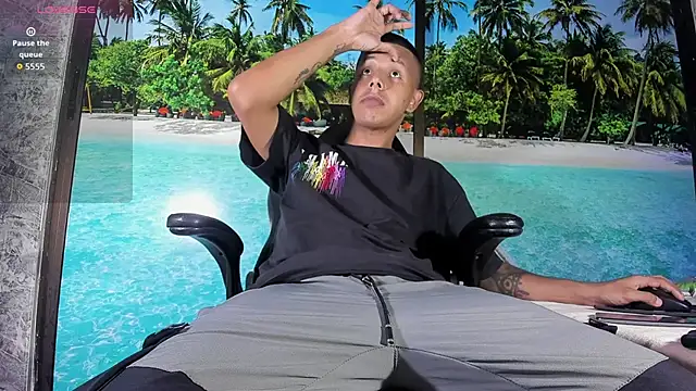 Snapshot of boy_bigcock24cm chatting on 02.14.26 boy bigcock24cm online show from 02.14.26