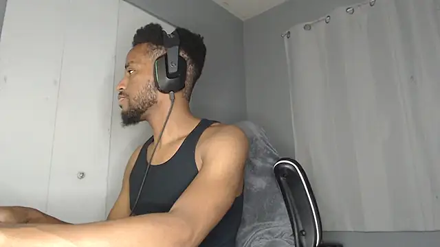 Snapshot of ChrisVacher chatting on 12.22.24 ChrisVacher online show from 12.22.24