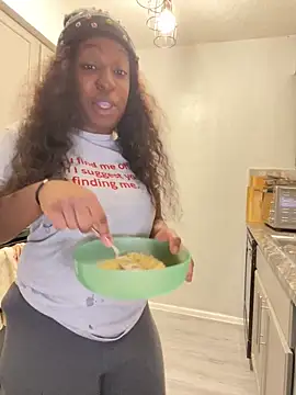 Snapshot of tokyopetitexx chatting on 12.17.25 tokyopetitexx online show from 12.17.25