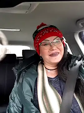 Snapshot of x__KHALEESI__x chatting on 12.25.24 x KHALEESI x online show from 12.25.24