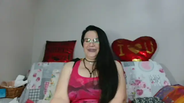 Snapshot of x__KHALEESI__x chatting on 12.25.24 x KHALEESI x online show from 12.25.24