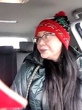 Snapshot of x__KHALEESI__x chatting on 12.30.24 x KHALEESI x online show from 12.30.24