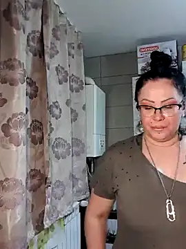 Snapshot of x__KHALEESI__x chatting on 01.07.25 x KHALEESI x online show from 01.07.25