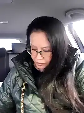 Snapshot of x__KHALEESI__x chatting on 01.14.25 x KHALEESI x online show from 01.14.25